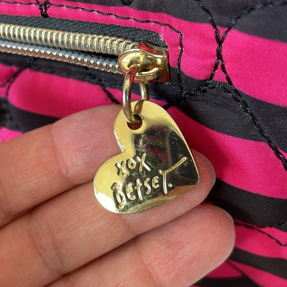 Betsey Johnson Fabulous Large Hot Pink & Navy Bag - Picture 5 of 15